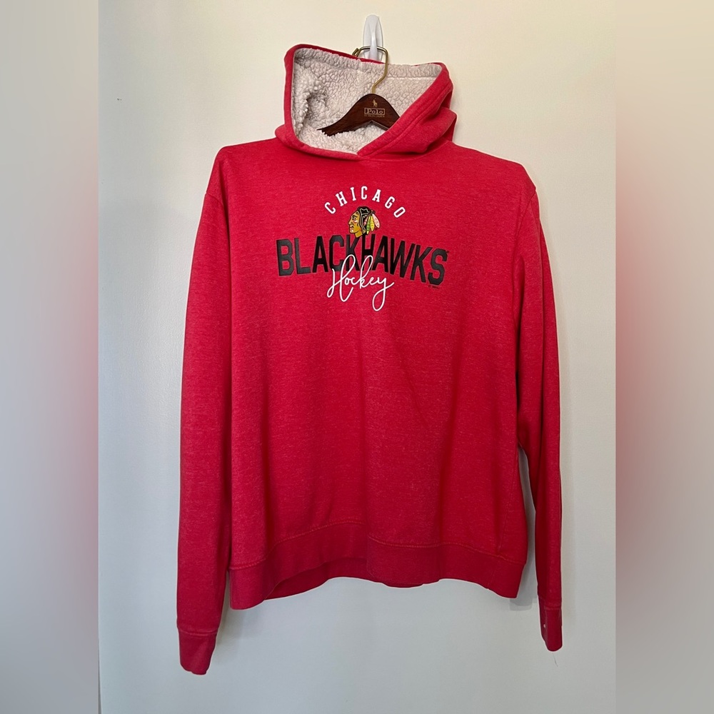 NHL Chicago Blackhawks Women’s Red Sherpa Lined Hoodie 2XL‎